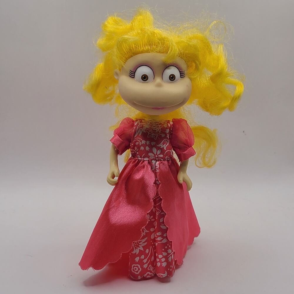 Vintage 2000 MATTEL RUGRATS IN PARIS TOTALLY ANGELICA FLOWER TWIRL DOLL